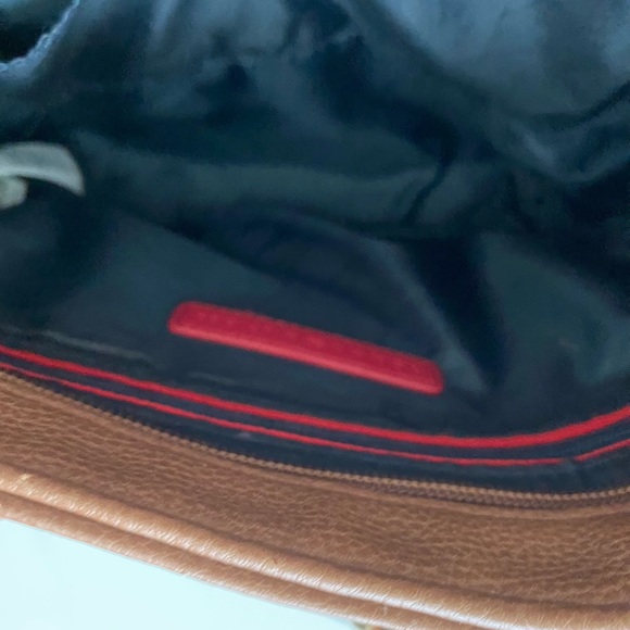 Tommy Hilfiger Crossbody, Vegan Leather. In Good condition. - Picture 4 of 15